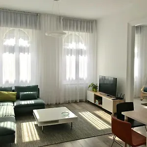 Paulay Apartment